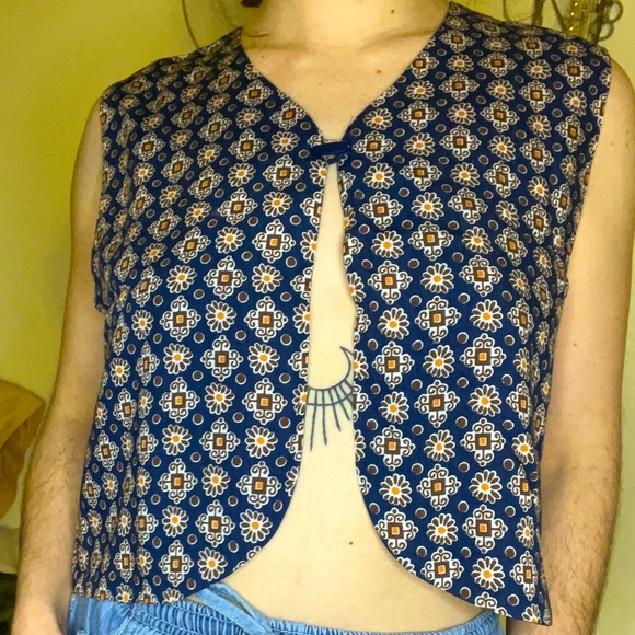 Vintage Pursuit Crop Vest [Women’s Medium, Navy+White+Caramel+Ochre] - Picture 3 of 4